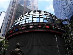 Los mercados a nivel mundial presentan movimientos mixtos, después de validar una modesta agenda económica en Asia y Europa. AFP / ARCHIVO