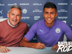 A Rodri se le compara con Sergio Busquets, un centrocampista defensivo descubierto por Pep Guardiola, entrenador actual del City. ESPECIAL / mancity.com