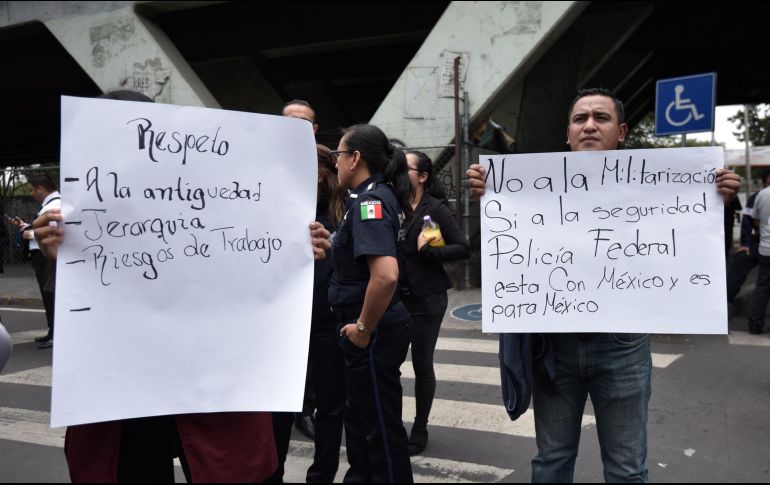 López Obrador expuso que a raíz de las protestas de los federales, algunos agentes que se habían inscrito a la Guardia Nacional decidieron dar marcha atrás. NTX/ A. Rocha