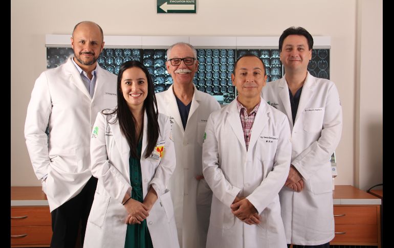 El procedimiento con Gamma Knife Perfexion tiene una duración de dos a cuatro horas y la estancia del paciente en el hospital no es mayor de una noche. ESPECIAL