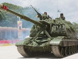 Tanques y aeronaves salieron de sus cuarteles para participar en el desfile. AFP