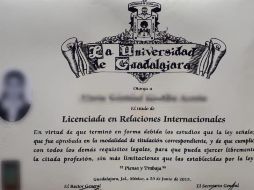 Para que el título sea emitido de esta forma,  no será necesaria una solicitud especial personal, se hará de manera automática de acuerdo al nombre de cada estudiante. ESPECIAL/
