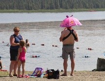 Los residentes de diversas ciudades del sur y el centro del estado han hilado cinco semanas con temperaturas por encima de lo normal. AP / ARCHIVO