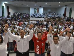 Alejandro Moreno invió a sus simpatizantes a llevar un proceso interno de respeto, compromiso y democráticos. TWITTER/@alitomorenoc