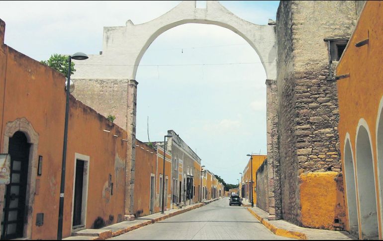 Amarillo al infinito. Las calles de Izamal, un deleite a la vista. EL INFORMADOR / F. González