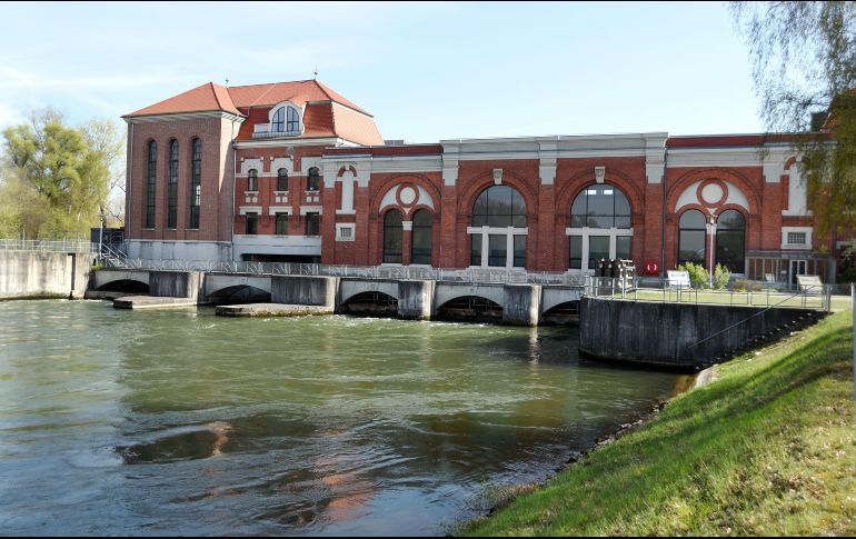 Imagen de la central eléctrica en Langweid am Lech, al norte de Augsburg, Alemania. El Sistema de Gestión del Agua de Augsburg fue declarado Patrimonio de la Humanidad. EFE/R. Ploessel