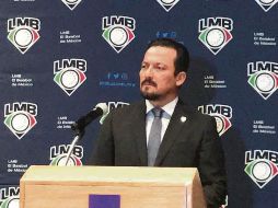 Javier Salinas, titular de la LMB, ha sido el centro de la polémica en el beisbol nacional. ESPECIAL