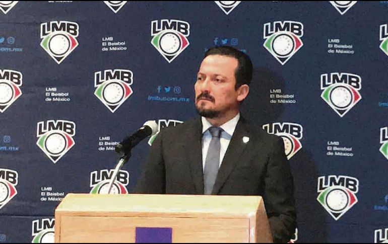 Javier Salinas, titular de la LMB, ha sido el centro de la polémica en el beisbol nacional. ESPECIAL