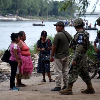 Aseguran a migrantes centroamericanos que viajaban en "La Bestia"