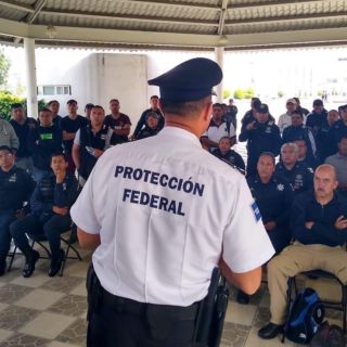 Buscan incorporar a policías federales al Servicio de Protección