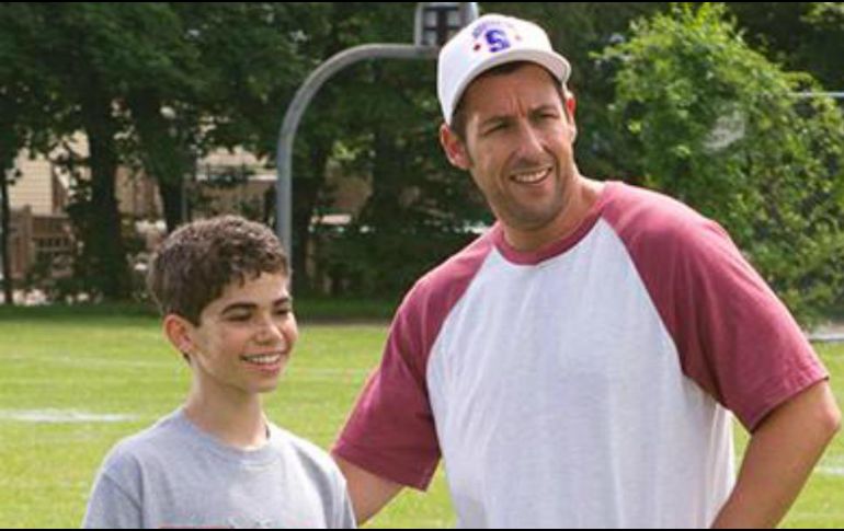 Adam Sandler interpretó el papel de  “Lenny Feder” y Cameron el de “Keithie Feder”, como padre e hijo en “Son Como Niños”. FACEBOOK / grown ups