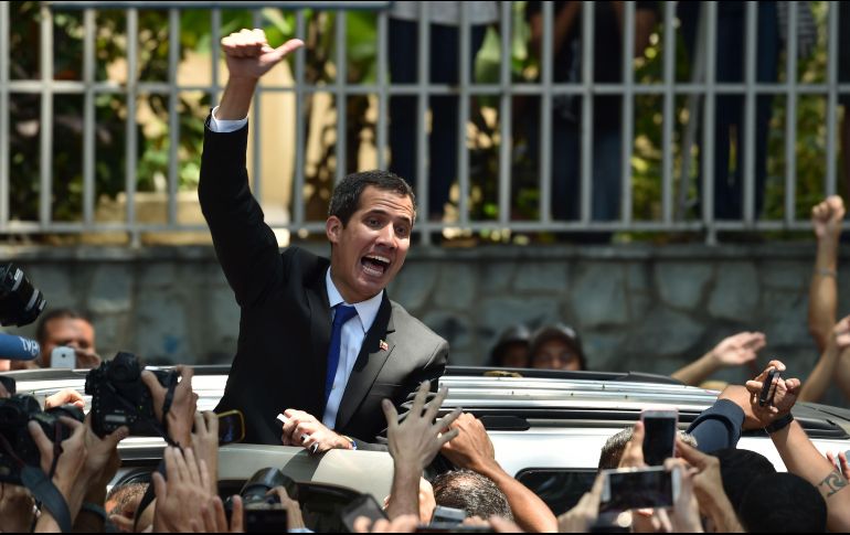 Juan Guaidó es reconocido por Estados Unidos y más de 50 países que consideran que la reelección de Maduro del año pasado fue ilegítima. AFP/ARCHIVO