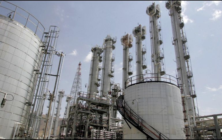 Irán confirmó este lunes que alcanzó un nivel de enriquecimiento de uranio del 4.5 %, con lo que supera el máximo permitido en el pacto nuclear firmado en 2015. AFP/A. Kenare