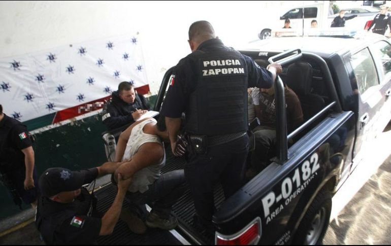 Del total de detenidos, solo cinco fueron remitidos ante el Ministerio Público, de los cuales tres portaban ilegalmente armas de fuego y dos contaban con órdenes de aprehensión previas. EL INFORMADOR / ARCHIVO