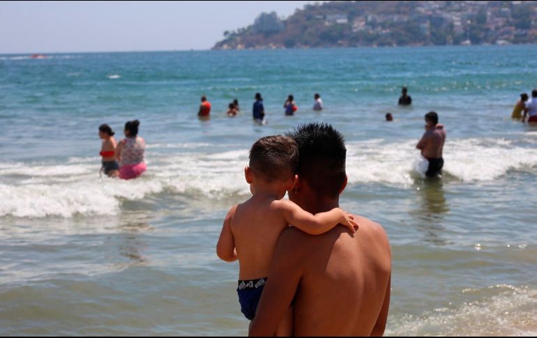 La Secretaría de Salud analizó más de dos mil 100 muestras de agua de mar de 273 playas en los principales destinos turísticos. NTX/ARCHIVO