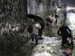 Diversos pasos a desnivel quedaron anegados tras la lluvia. EL INFORMADOR / F. Atilano