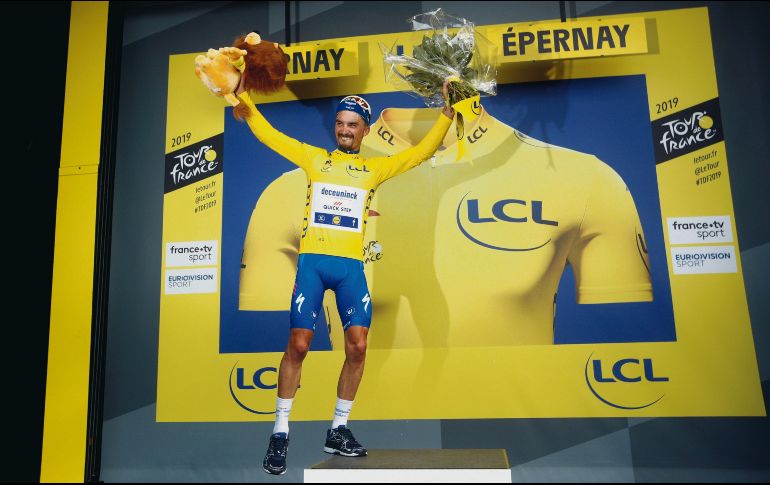 Con su triunfo en la tercera etapa, Julian Alaphilippe se convierte en el líder del Tour. EFE / Y. Valat