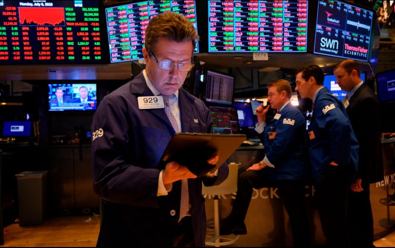 Wall Street cierra en ligera alza