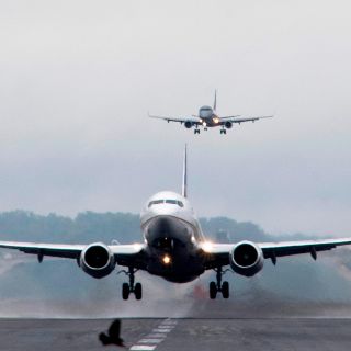 Francia aplicará un impuesto “verde” a la aviación