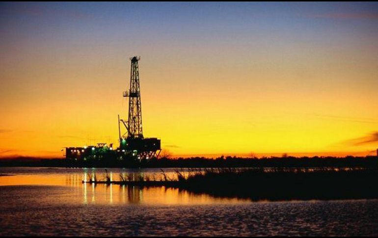 La petrolera espera producir 1.8 millones de barriles diarios para noviembre-diciembre de este año. EFE/Archivo