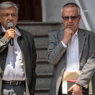 Renuncia de Urzúa, por discrepancias con PND, Romo y SAT: López Obrador