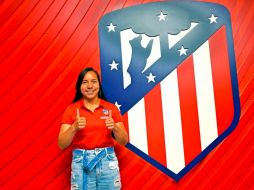 La nueva delantera rojiblanca mandó un mensaje a los aficionados: ''No les fallaré, vengo aquí a ganarme su respeto y cariño desde el primer día''. TWITTER / @AtletiFemenino