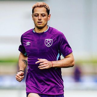 West Ham le da el dorsal ''9'' al ''Chicharito'' Hernández
