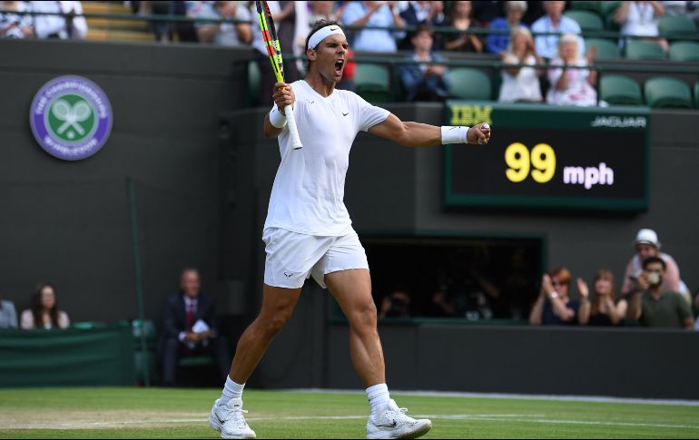 Nadal alcanza las semifinales de Wimbledon por séptima vez y busca sumar este torneo sobre hierba a su reciente decimosegundo título sobre la tierra batida de Roland Garros. AFP / B. Stansall