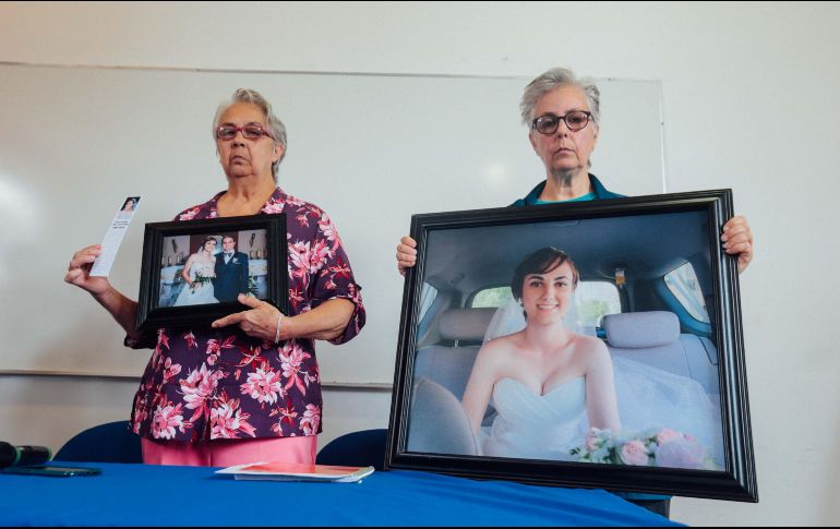 La madre (i) y la tía (d) de María Fernanda Peña ofrecen una rueda de prensa para dar a conocer información sobre el caso. EL INFORMADOR / G. Gallo