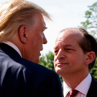 Renuncia el secretario de Trabajo de EU, Alex Acosta
