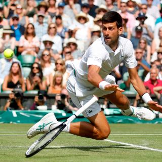 Djokovic vence a Bautista y disputará su sexta final en Wimbledon