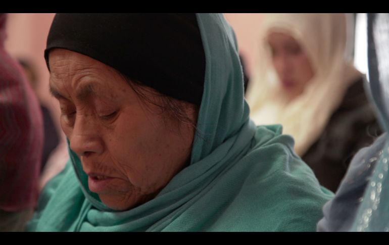Las indígenas chamulas musulmanas se cubren la cabeza con un pañuelo, sobre todo a la hora de la oración. NATASHA PIZZEY-SIEGERT