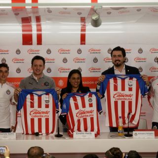 Chivas presenta su nuevo patrocinador