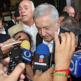 López Obrador e IP acuerdan impulsar economía estatal