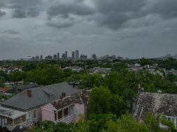 El ciclón se encuentra 65 kilómetros al sur de la ciudad de Lafayette y unos 80 kilómetros al oeste de Morgan City, donde se prevé tocará tierra en las próximas horas. AP / M. Hinton