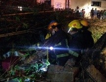 Bomberos de Zapopan retiraron escombros para liberar al hombre que quedó atrapado bajo ellos; sin embargo, este no sobrevivió. CORTESÍA / BOMBEROS DE ZAPOPAN