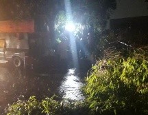 También se solicitó el auxilio para un grupo de 80 personas que quedaron atrapadas en el restaurante El Gran Mexicano. ESPECIAL/