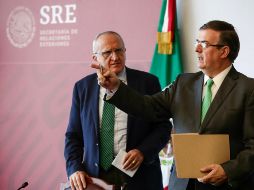 Ebrard dijo que dialogó con los responsables de los 50 consulados, y se mantendrá en el centro de mando, en Ciudad de México, para valorar la reacción jurídica. SUN / D. Sánchez