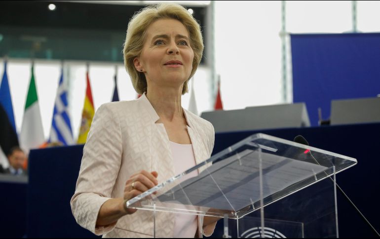Ursula von der Leyen, de 60 años, obtuvo 383 votos favorables de los eurodiputados. AFP/J. Badjas