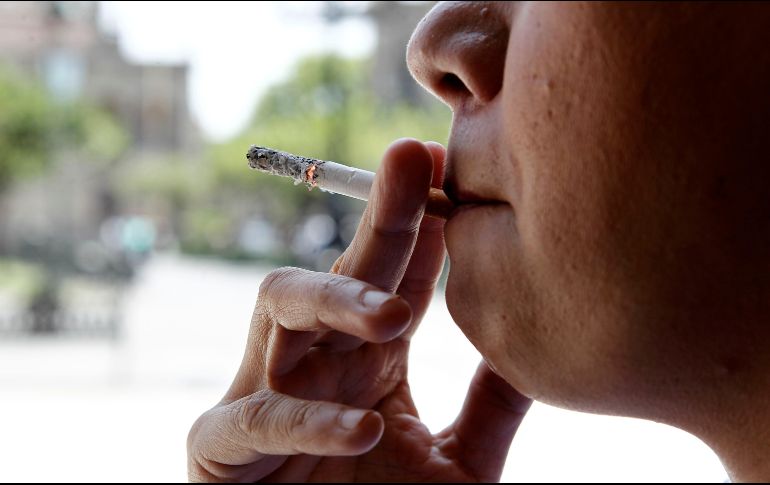 Según la Sociedad Estadounidense para el Cáncer, el 95% de los fumadores comenzaron a fumar antes de los 21 años. EL INFORMADOR/ARCHIVO