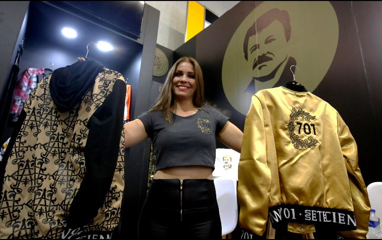 En la línea femenina destaca una chaqueta dorada de 98 dólares. AFP / U. Ruiz