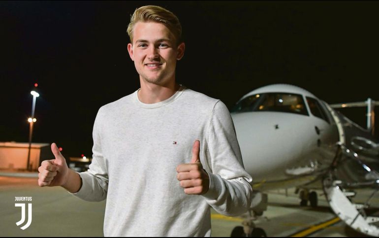 Mathijs de Ligt aterrizó ayer en Turín y hoy hará las pruebas médicas para enrolarse de inmediato a las filas de la Vecchia Signora. @juventusfc