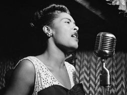 La vida de Billie Holiday fue marcada por abusos, vejaciones, problemas con drogas y discriminación en la industria musical. ESPECIAL /  Library of Congress's Music Division