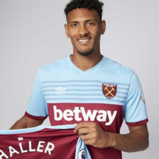 Sebastien Haller competirá por el puesto con ''Chicharito'' en West Ham