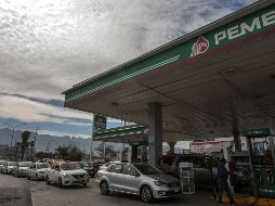 Advierten que tal vez los apoyos para la petrolera no sean suficientes para resolver el problema a fondo. AFP/ARCHIVO