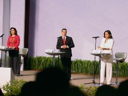 Ivonne Ortega, Alejandro Moreno y Lorena Piñón, anoche en la sede del PRI. ESPECIAL