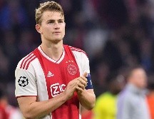De Ligt, de 19 años, fue el capitán del Ajax que alcanzó las semifinales de la pasada edición de la Champions League. AFP / ARCHIVO