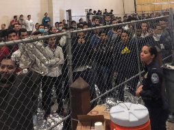 Los 50 consulados de México en Estados Unidos permanecen atentos a las acciones de control migratorio que realizan las autoridades de EU. AP/Archivo