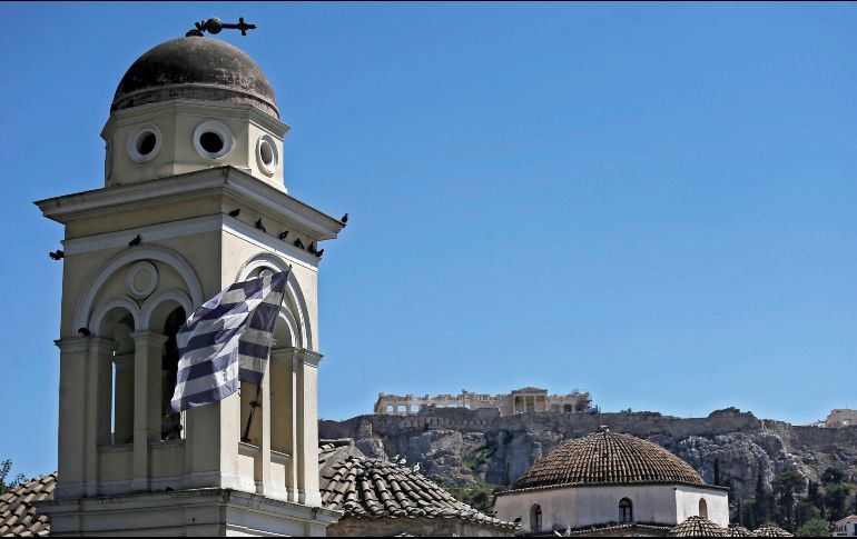 El epicentro del temblor, que ocasionó el derrumbe de dos edificios, se ubicó 23 km al noroeste de Atenas, y fue sentido hasta en las islas del Peloponeso. EFE/K. Tsironis