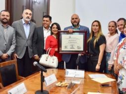 Ramón Becerra visitó el Congreso de Jalisco donde la Junta de Coordinación Política le entregó un reconocimiento por su lucha en favor de los trabajadores migrantes indocumentados. EL INFORMADOR/ R. Rivas